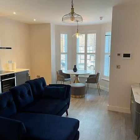 Boutique Luxury Apartment, High St, Henley-In-Arden Bagian luar foto