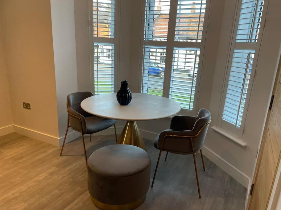 Boutique Luxury Apartment, High St, Henley-In-Arden Bagian luar foto